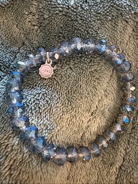 Lisa Says Gah Blue Faceted Glass Bead Stretch Bracelet